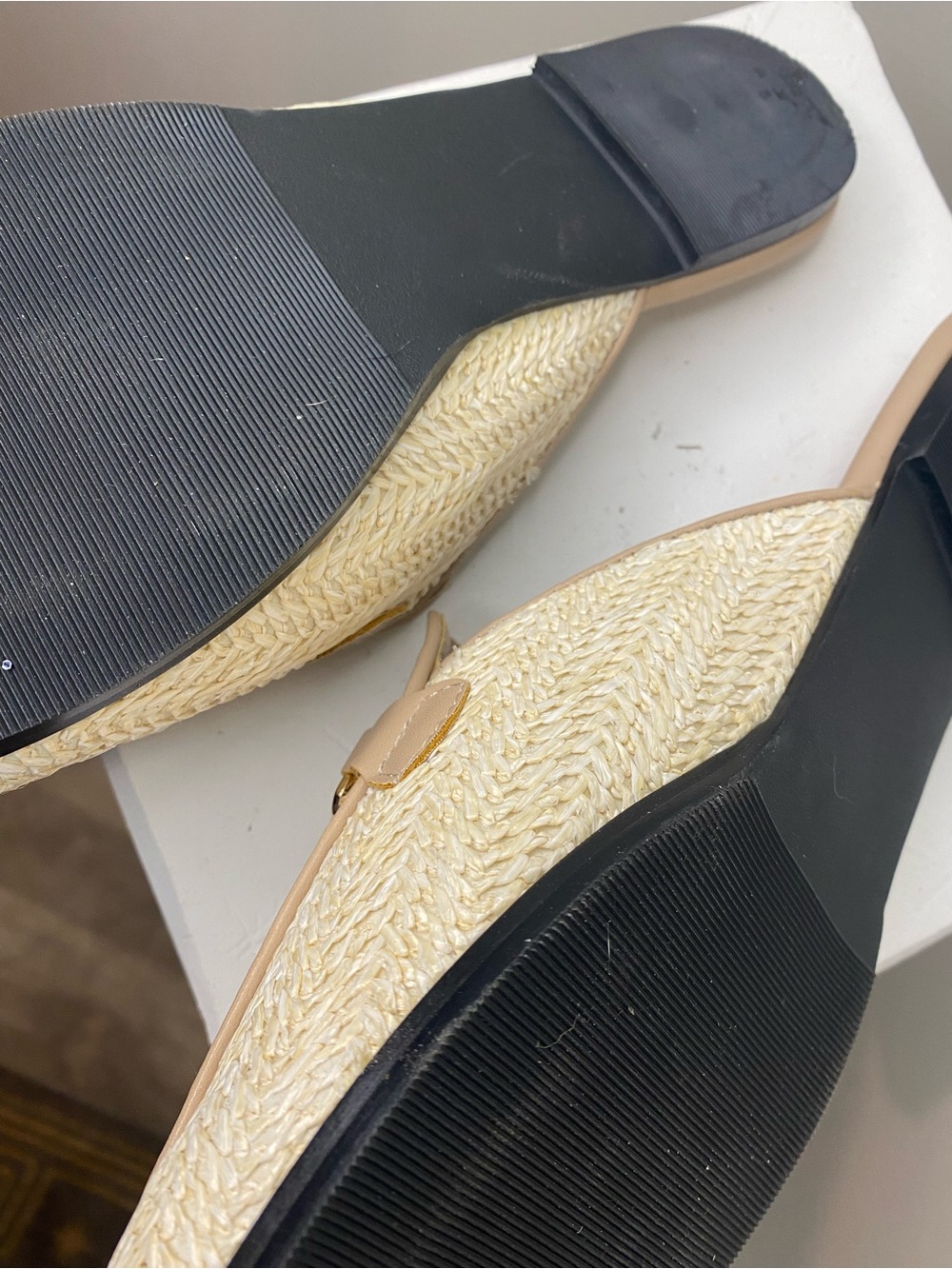 Classique Slip-On Mules with Gold Chain Detail (Sz 9.5) - Picture 4 of 4